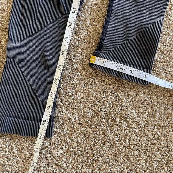 Senita Athletics Crop Seamless Leggings Women’s Large Gray Vintage Washed Ribbed - Picture 12 of 12